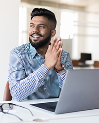 Man sitting at his laptop